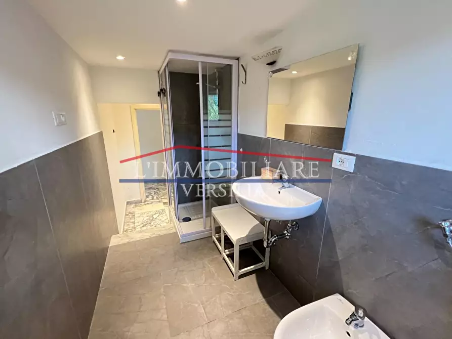 Immagine 17 di Appartamento in vendita  a Carrara