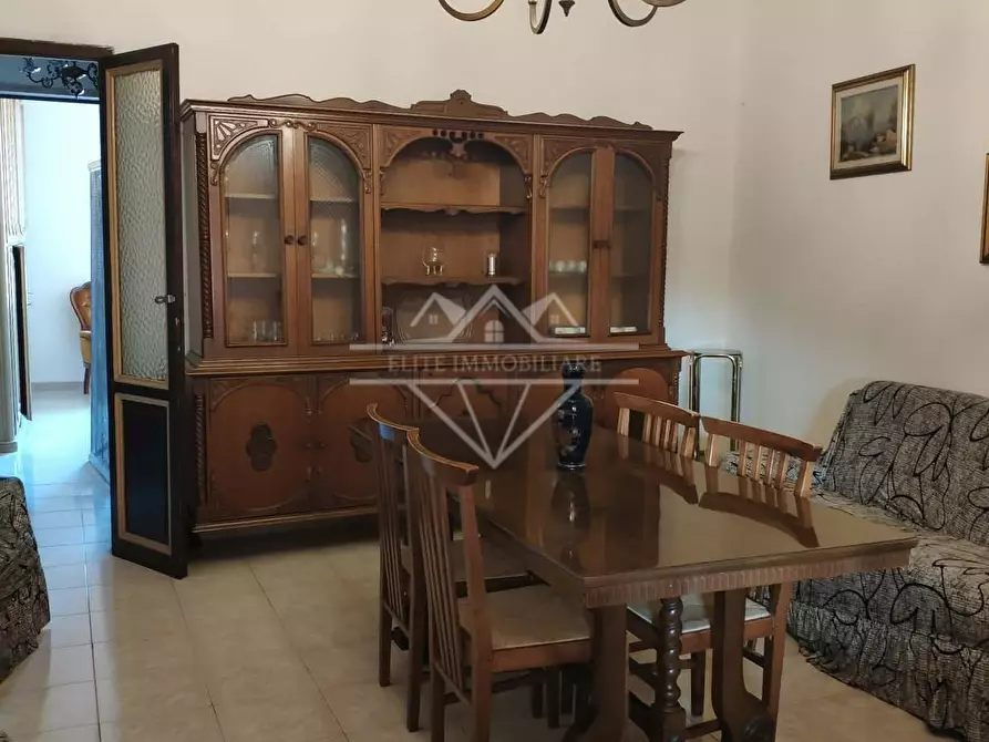 Immagine 3 di Appartamento in affitto  a Carrara