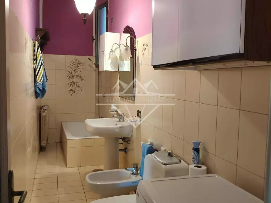 Immagine 11 di Appartamento in affitto  a Carrara