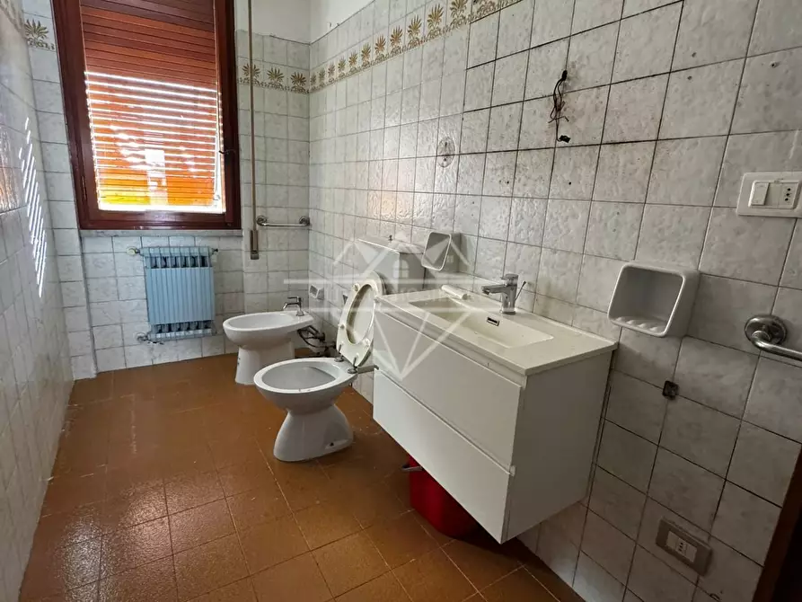 Immagine 13 di Appartamento in vendita  a Carrara
