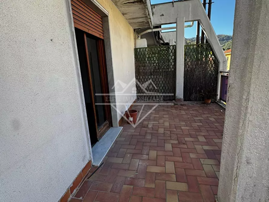 Immagine 4 di Appartamento in vendita  a Carrara