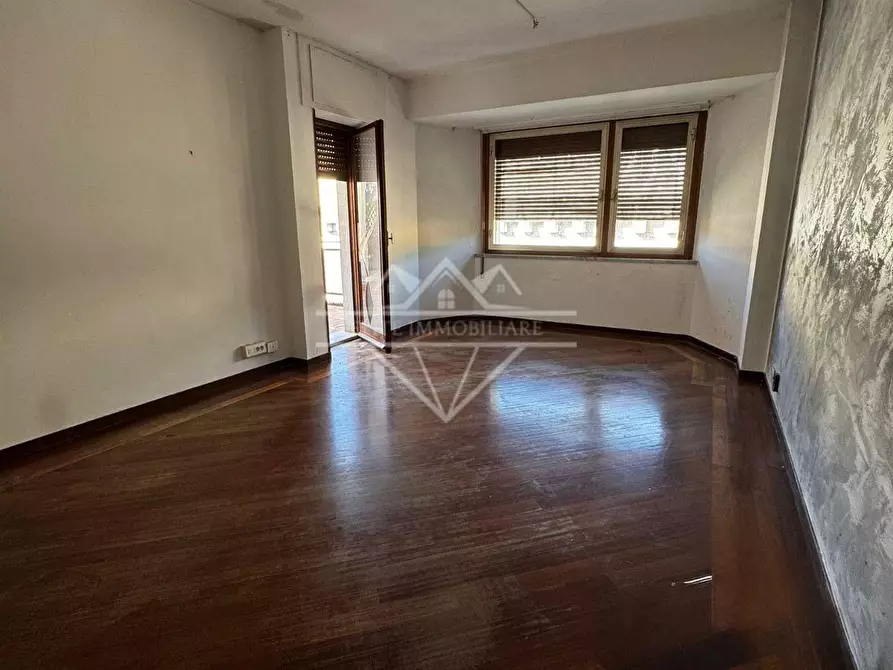 Immagine 1 di Appartamento in vendita  a Carrara