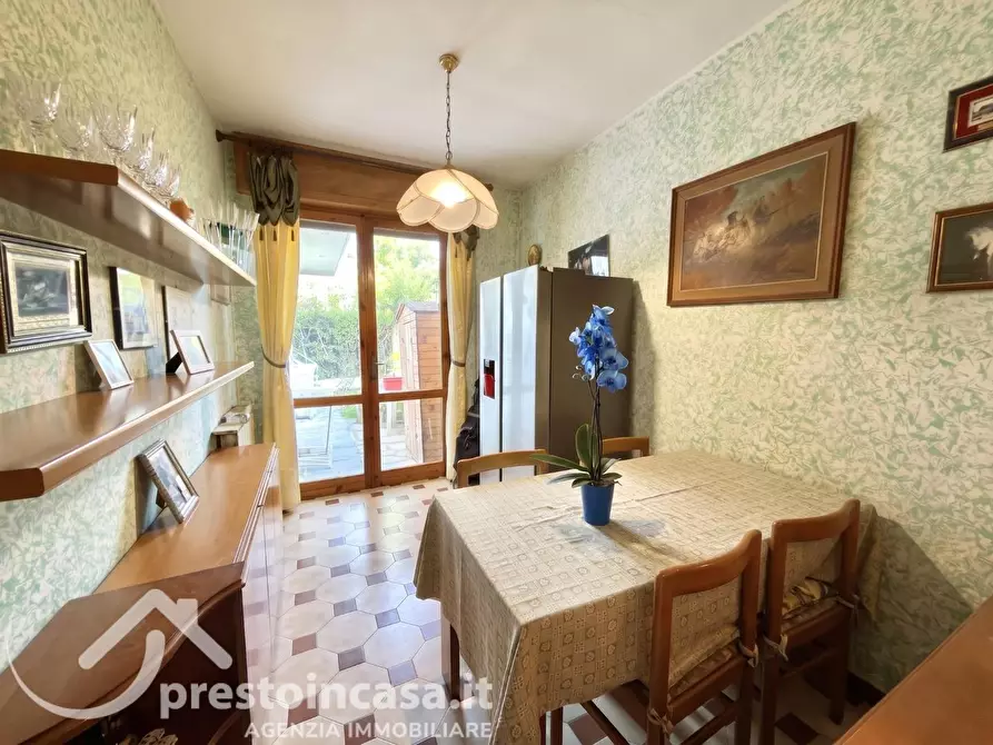 Immagine 4 di Appartamento in vendita  a Viareggio