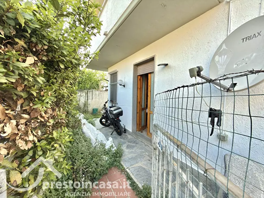 Immagine 29 di Appartamento in vendita  a Viareggio