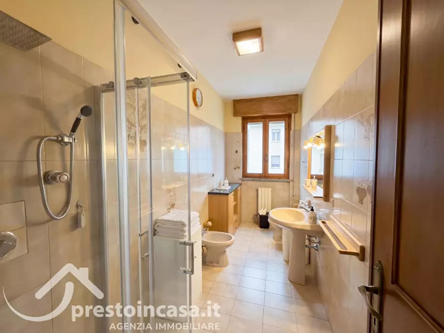 Immagine 18 di Appartamento in vendita  a Viareggio