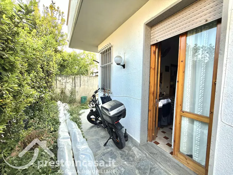 Immagine 26 di Appartamento in vendita  a Viareggio