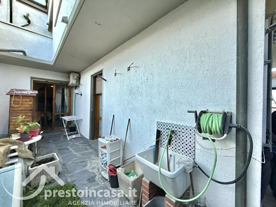 Immagine 24 di Appartamento in vendita  a Viareggio