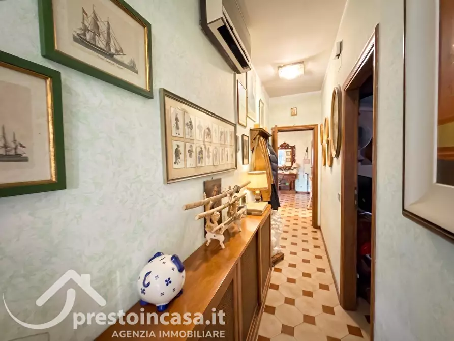 Immagine 20 di Appartamento in vendita  a Viareggio