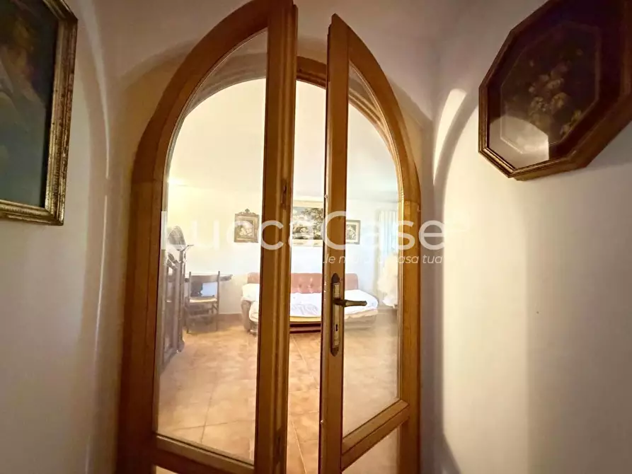 Immagine 33 di Villa in vendita  a Capannori