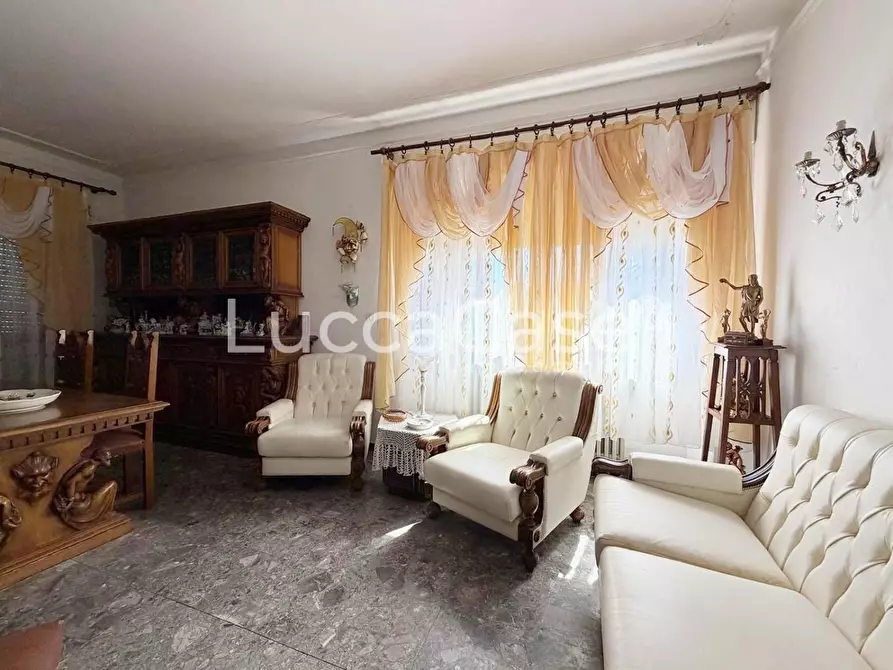 Immagine 5 di Villa in vendita  a Capannori