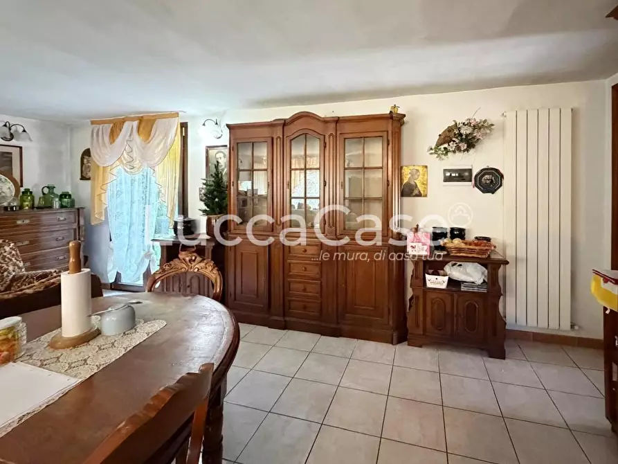 Immagine 32 di Villa in vendita  a Capannori