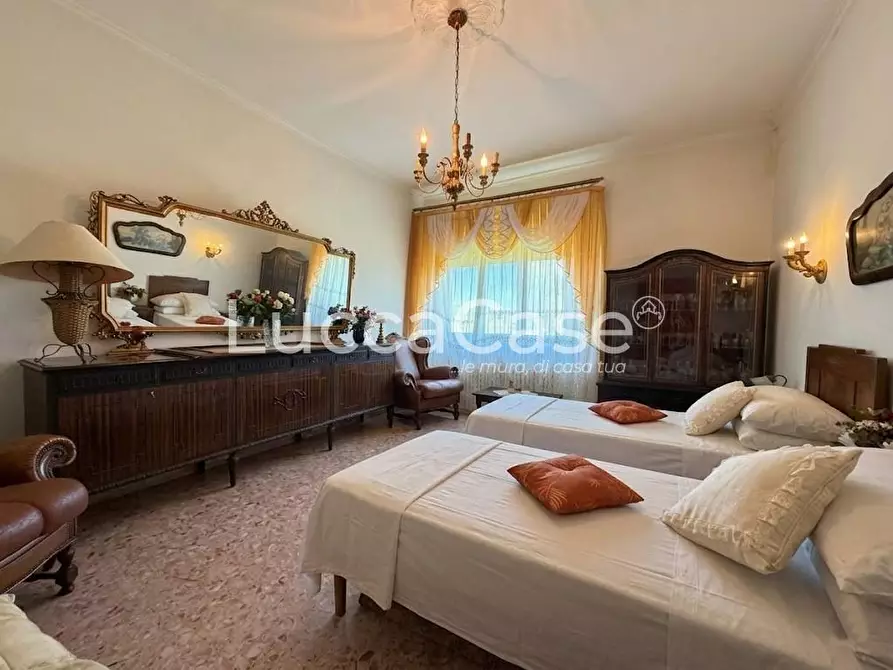 Immagine 20 di Villa in vendita  a Capannori