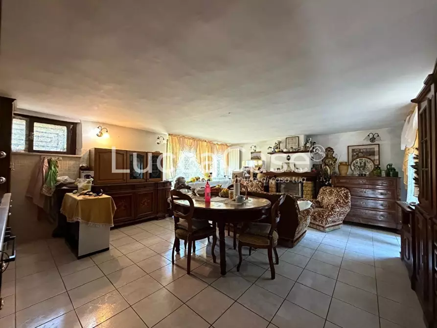 Immagine 26 di Villa in vendita  a Capannori