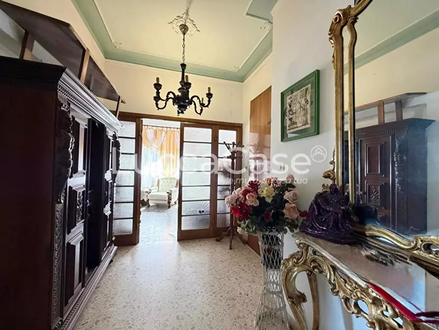 Immagine 9 di Villa in vendita  a Capannori