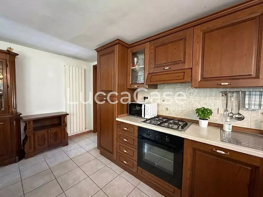 Immagine 30 di Villa in vendita  a Capannori