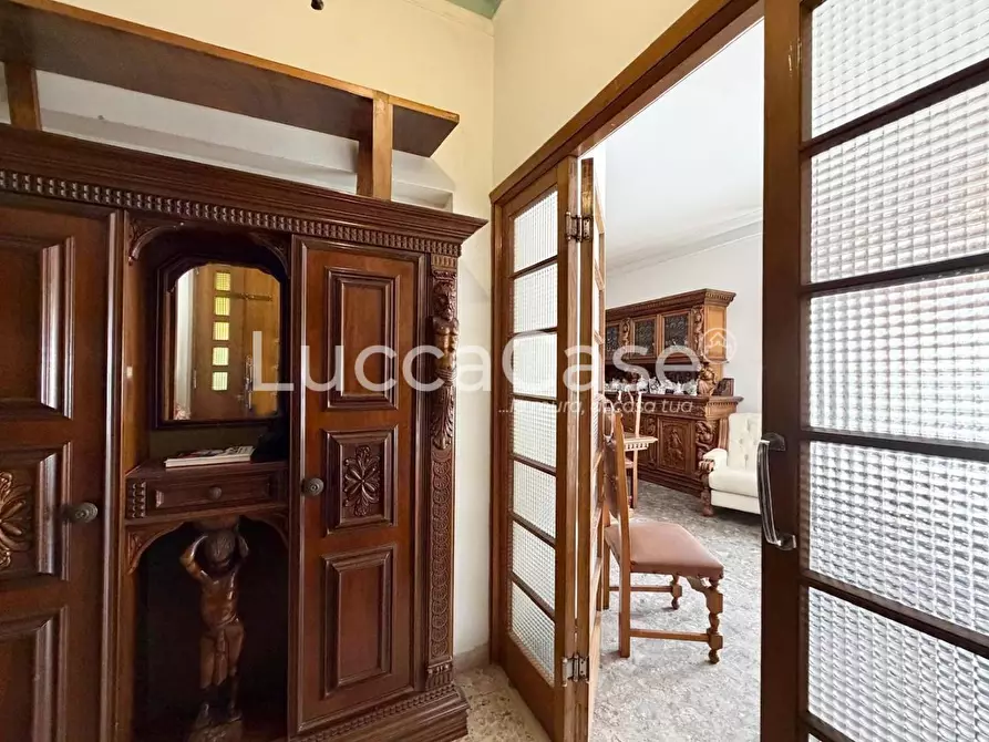 Immagine 8 di Villa in vendita  a Capannori