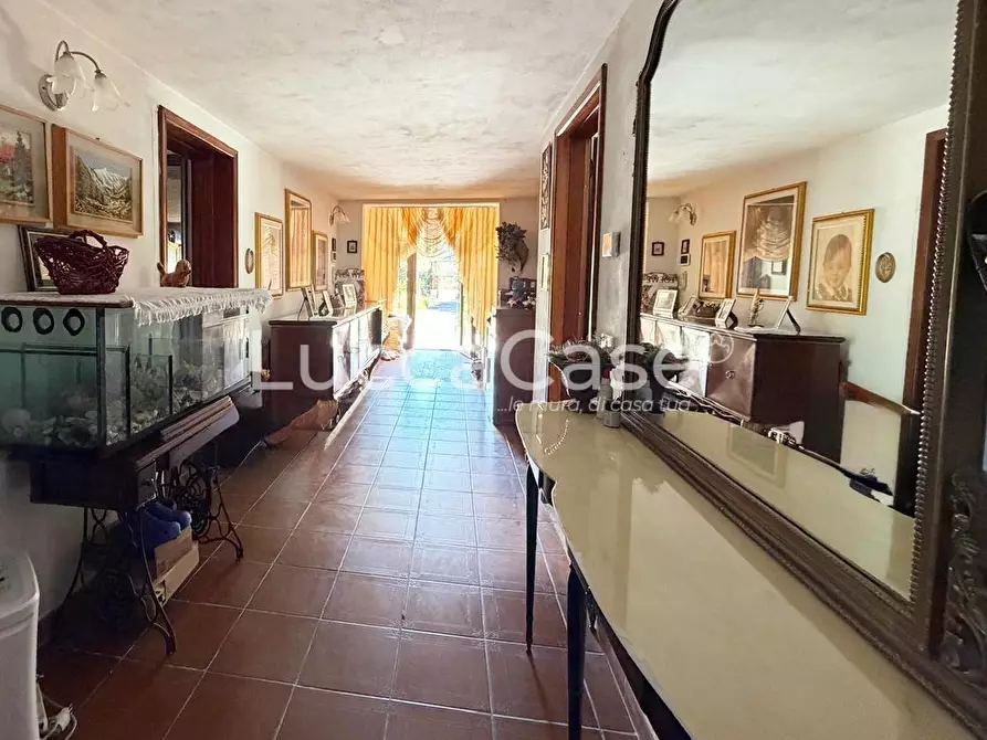 Immagine 25 di Villa in vendita  a Capannori