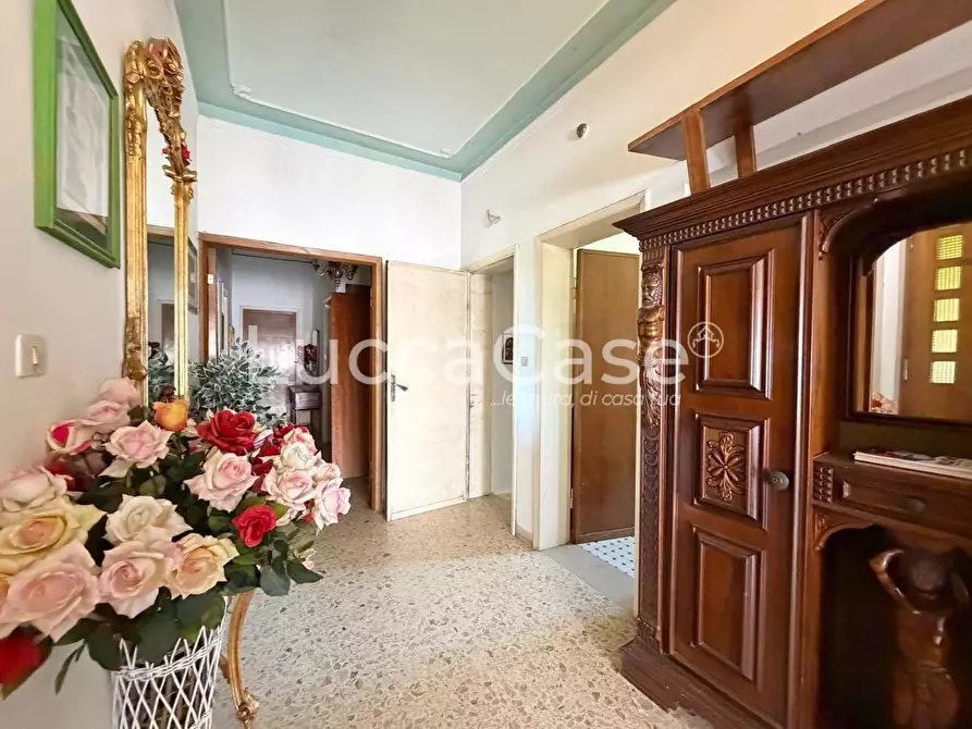 Immagine 7 di Villa in vendita  a Capannori