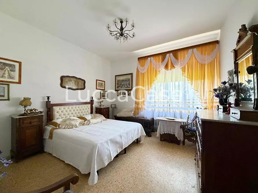 Immagine 17 di Villa in vendita  a Capannori