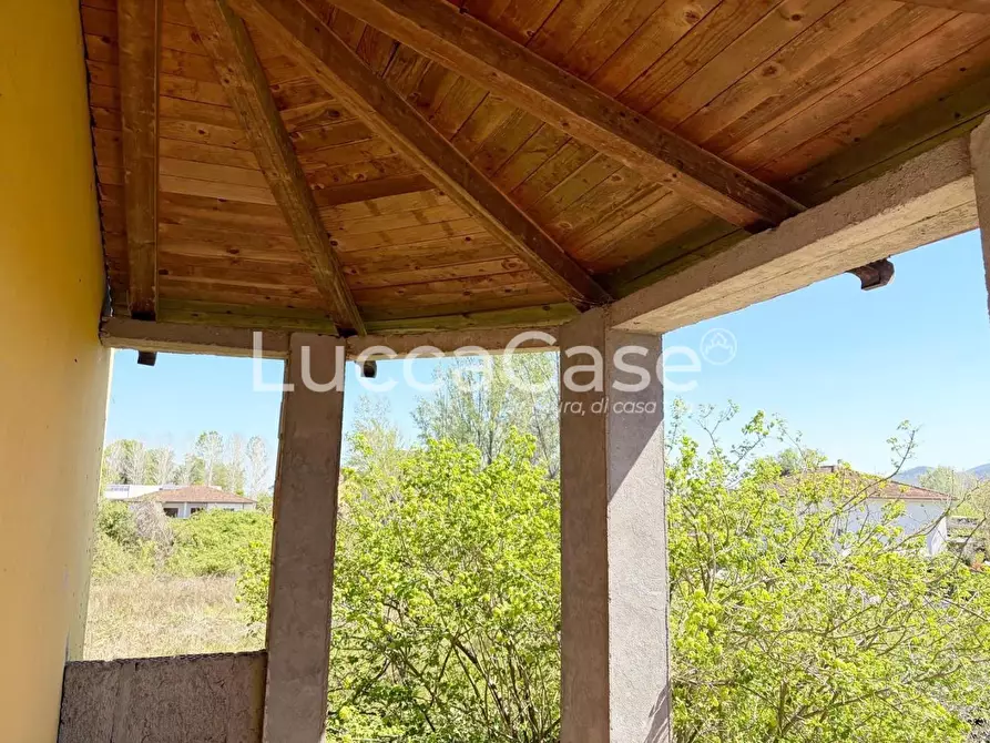 Immagine 10 di Villa in vendita  a Capannori