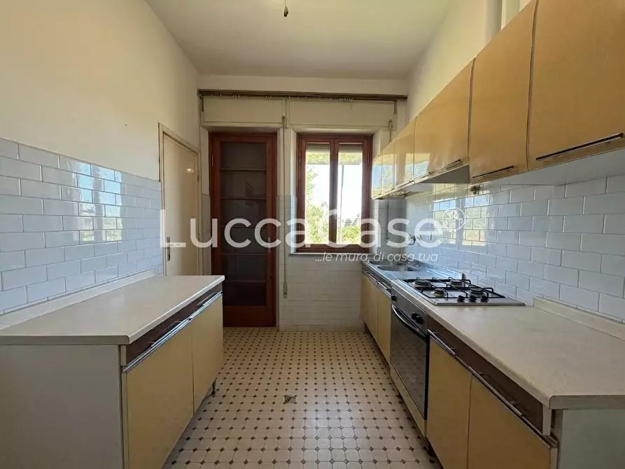 Immagine 16 di Villa in vendita  a Capannori