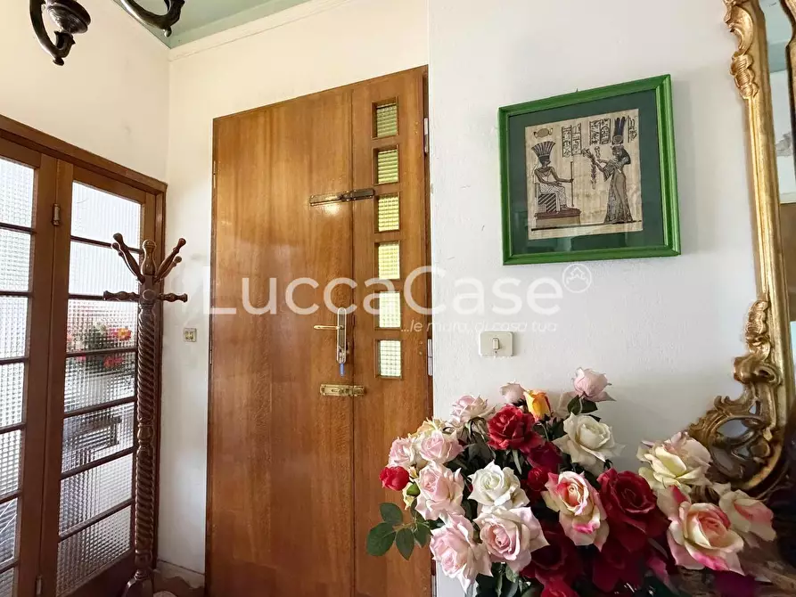 Immagine 6 di Villa in vendita  a Capannori