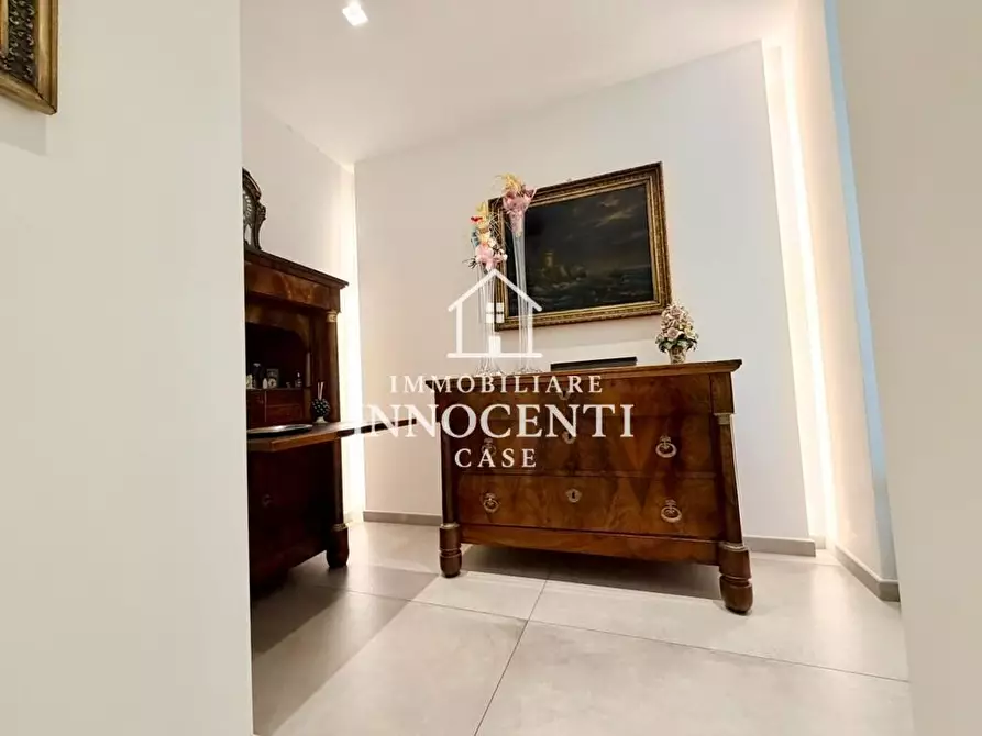 Immagine 1 di Appartamento in vendita  a Massa