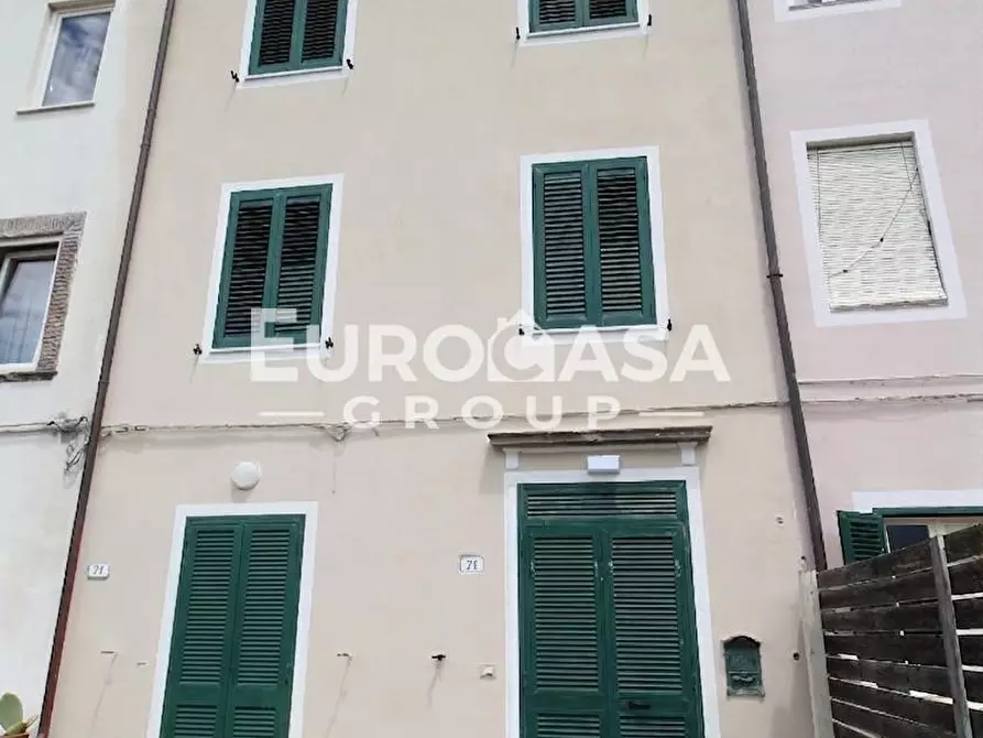 Immagine 1 di Villetta a schiera in vendita  a Lucca