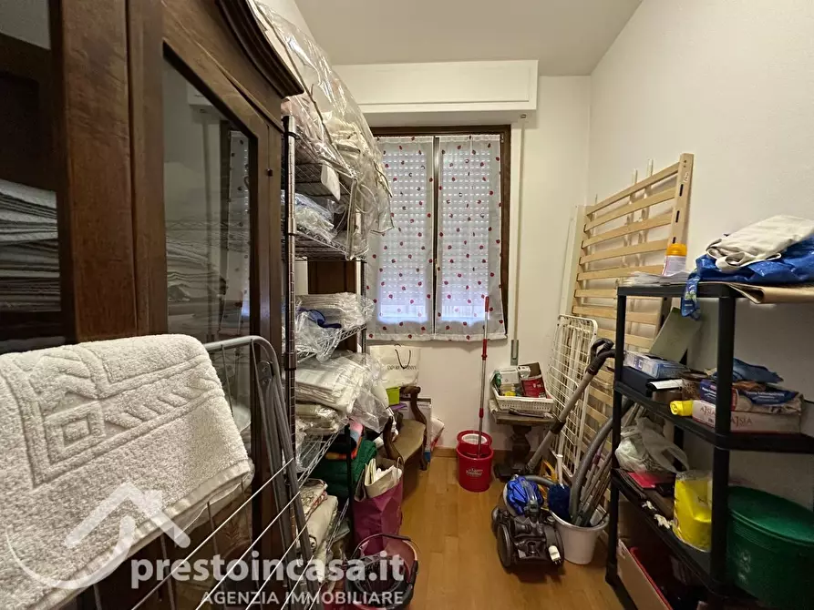 Immagine 13 di Appartamento in vendita  a Viareggio