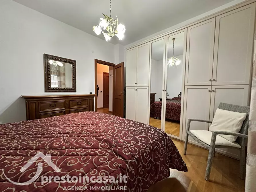 Immagine 10 di Appartamento in vendita  a Viareggio