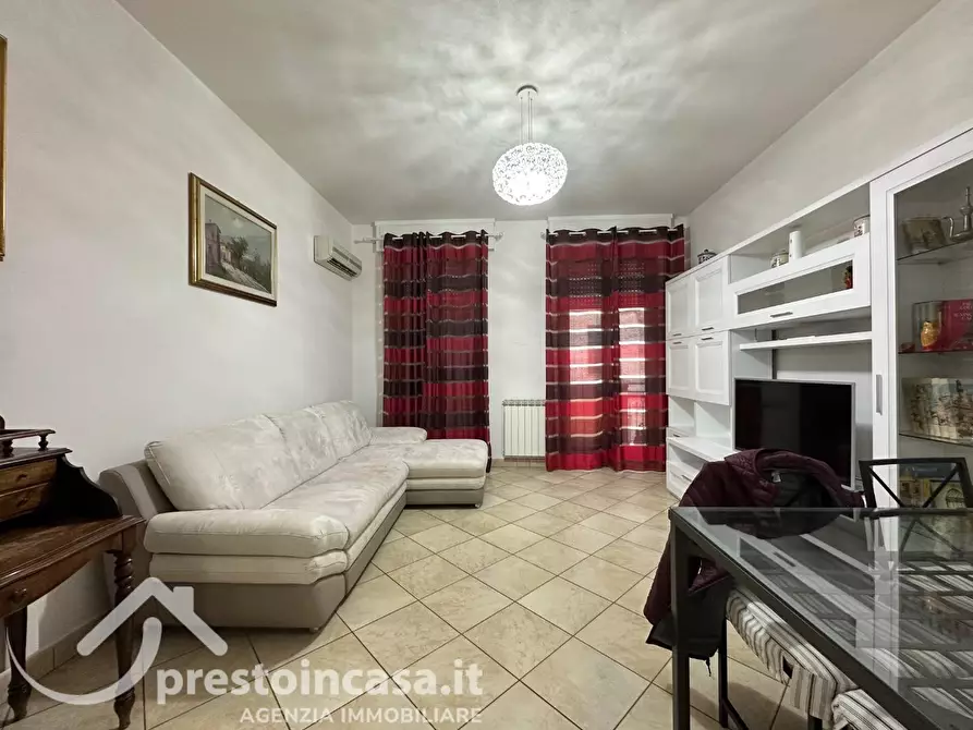 Immagine 2 di Appartamento in vendita  a Viareggio