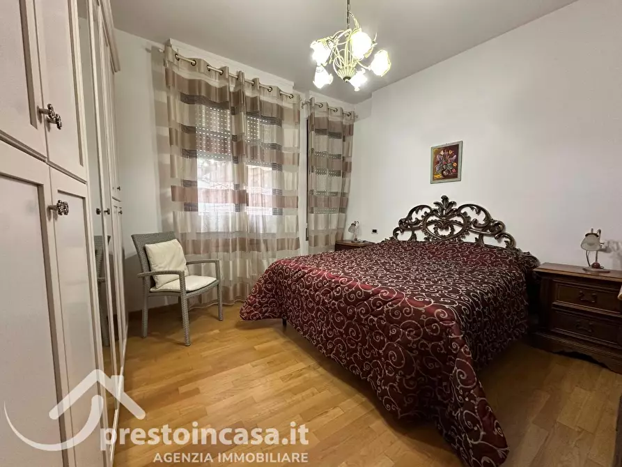 Immagine 9 di Appartamento in vendita  a Viareggio