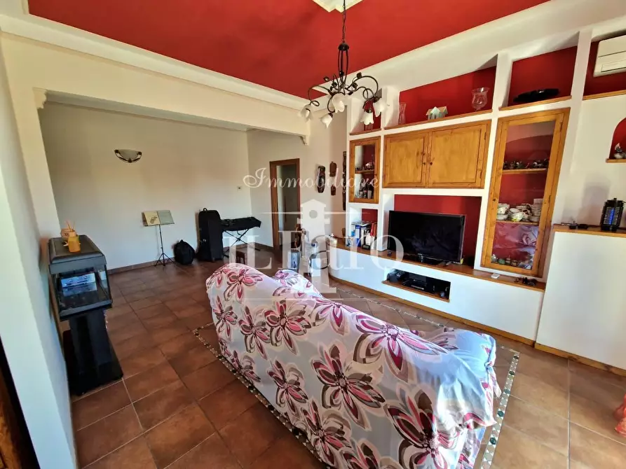 Immagine 2 di Appartamento in vendita  a Campi Bisenzio
