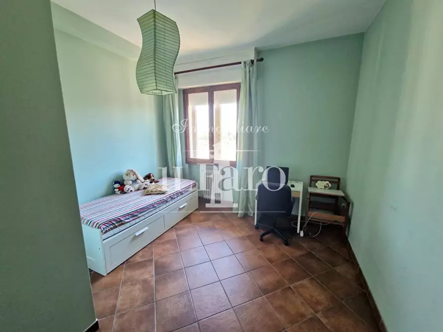 Immagine 13 di Appartamento in vendita  a Campi Bisenzio