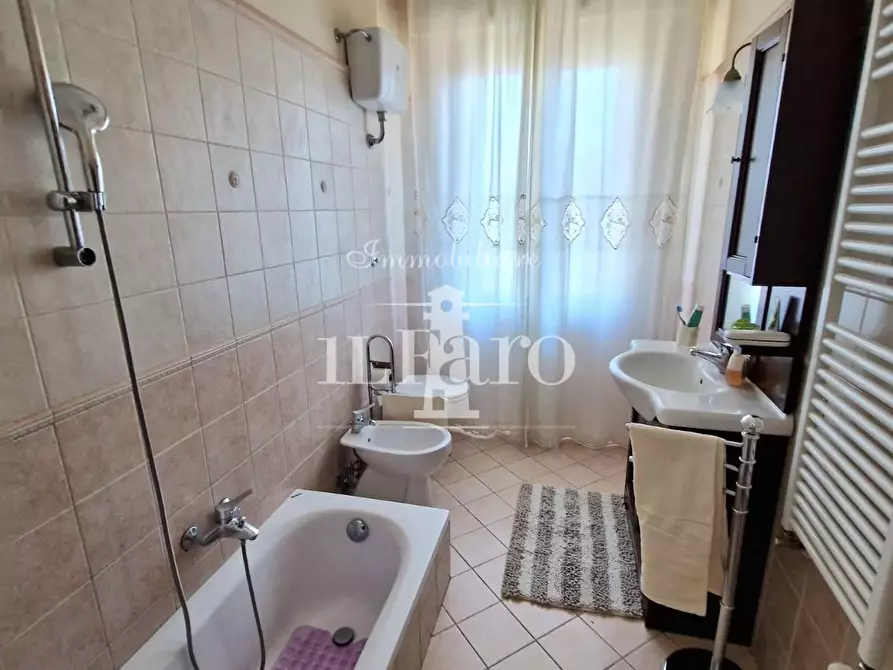 Immagine 27 di Appartamento in vendita  a Campi Bisenzio