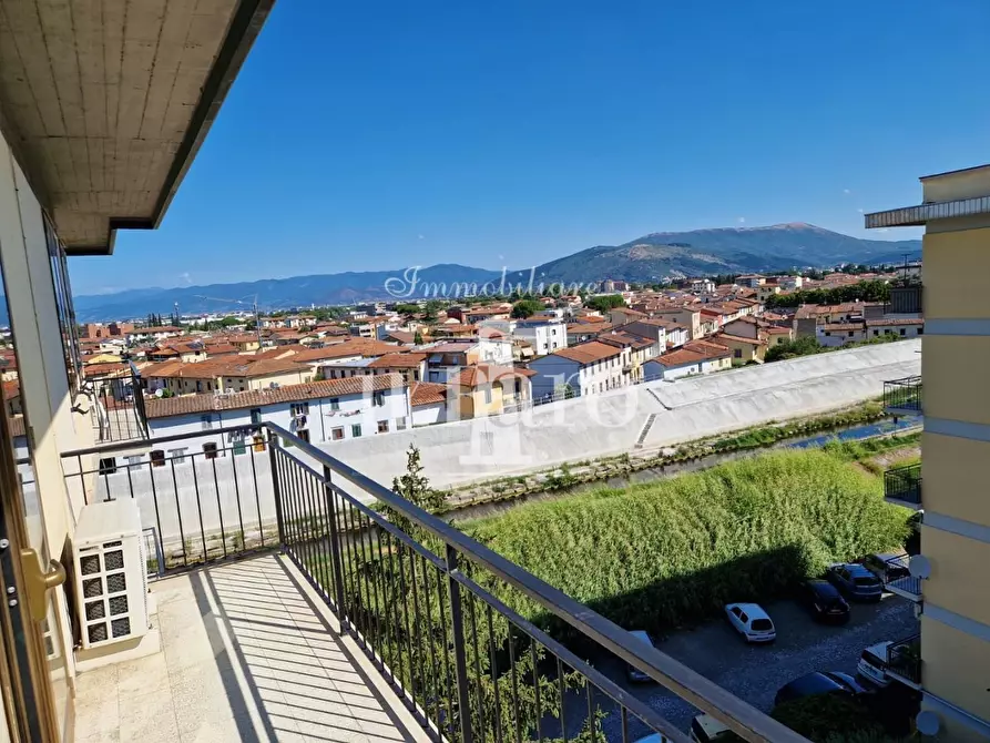 Immagine 8 di Appartamento in vendita  a Campi Bisenzio