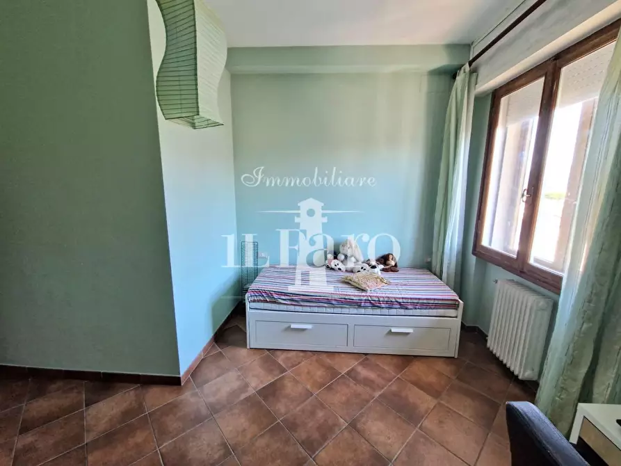 Immagine 14 di Appartamento in vendita  a Campi Bisenzio