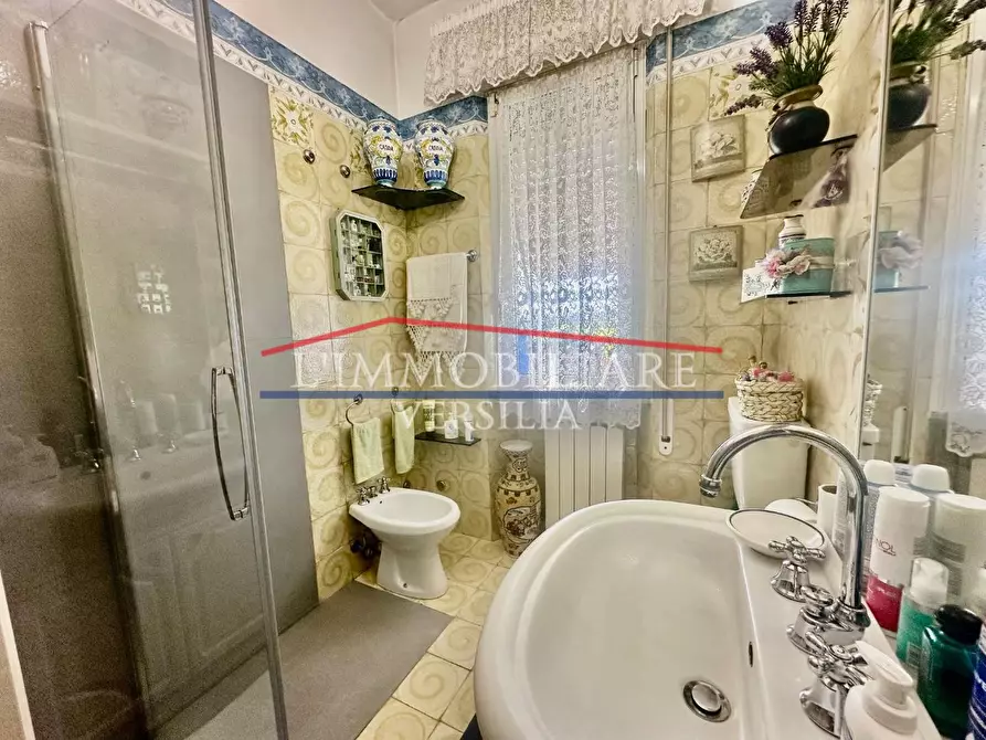 Immagine 8 di Casa semindipendente in vendita  a Massa