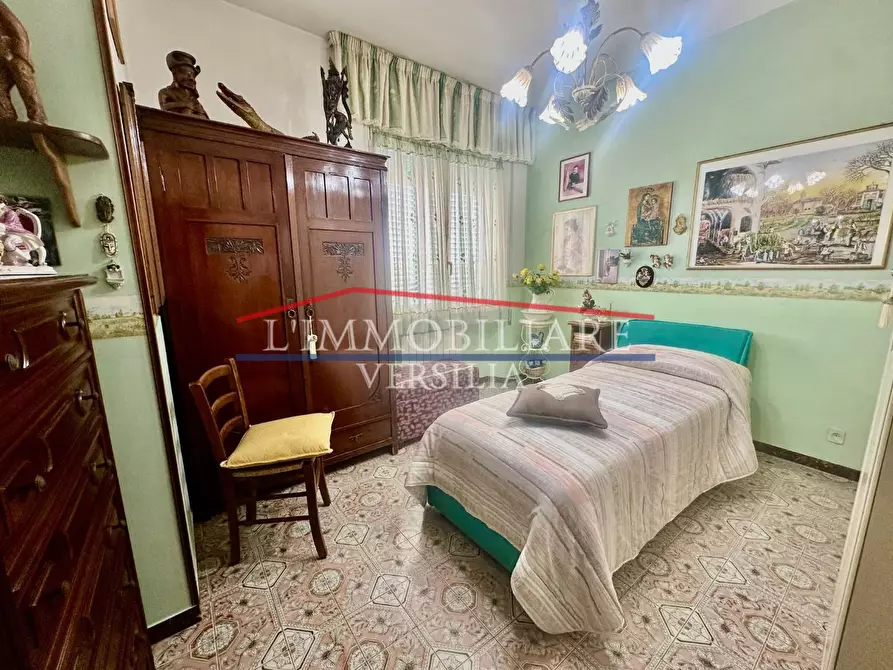 Immagine 7 di Casa semindipendente in vendita  a Massa