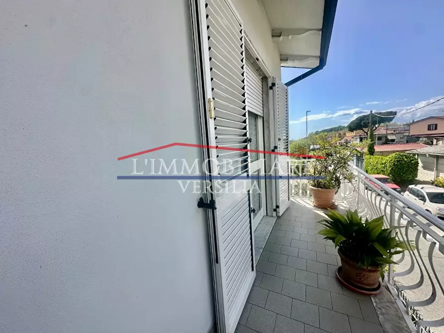 Immagine 25 di Casa semindipendente in vendita  a Massa