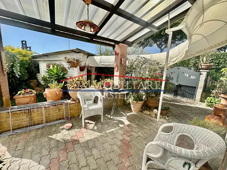 Immagine 9 di Casa semindipendente in vendita  a Massa