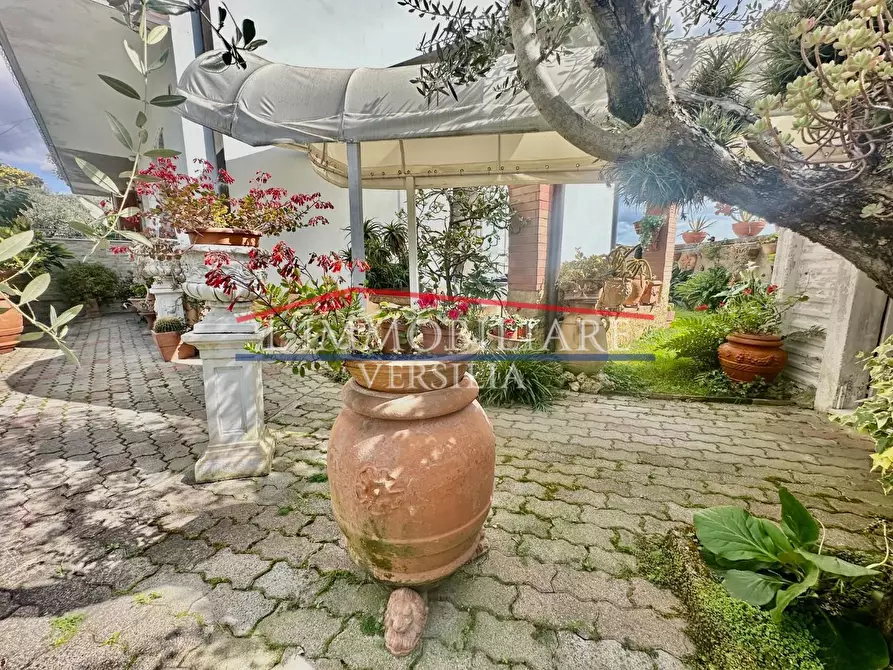 Immagine 12 di Casa semindipendente in vendita  a Massa