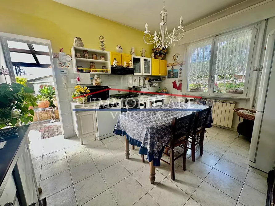 Immagine 4 di Casa semindipendente in vendita  a Massa