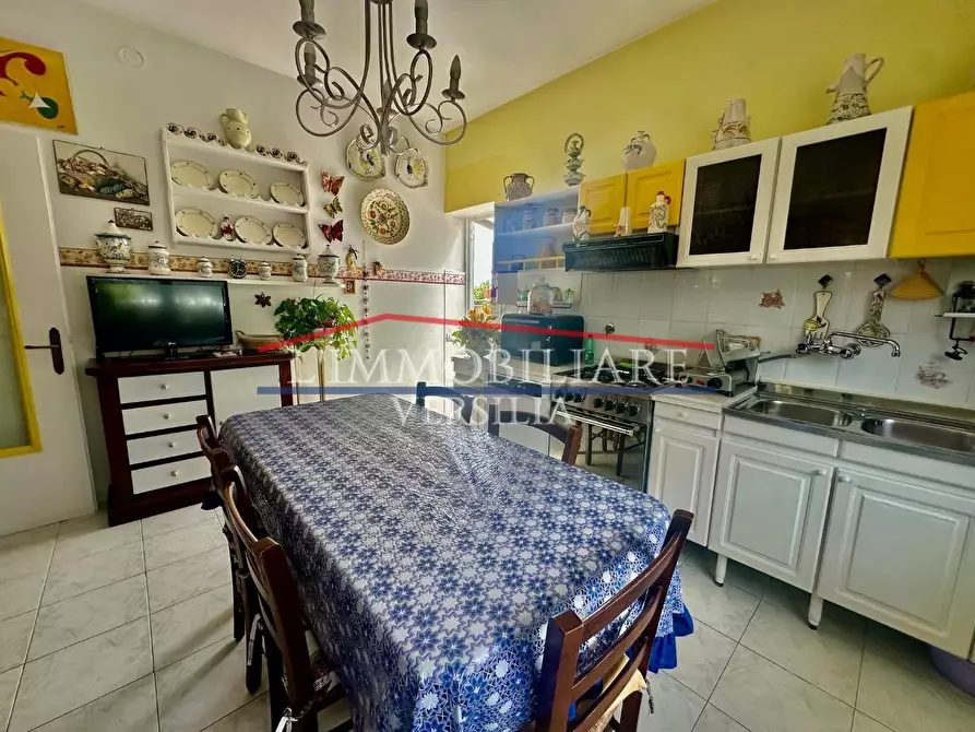 Immagine 13 di Casa semindipendente in vendita  a Massa