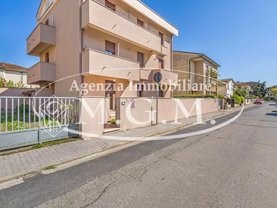 Immagine 27 di Appartamento in vendita  a Pontedera