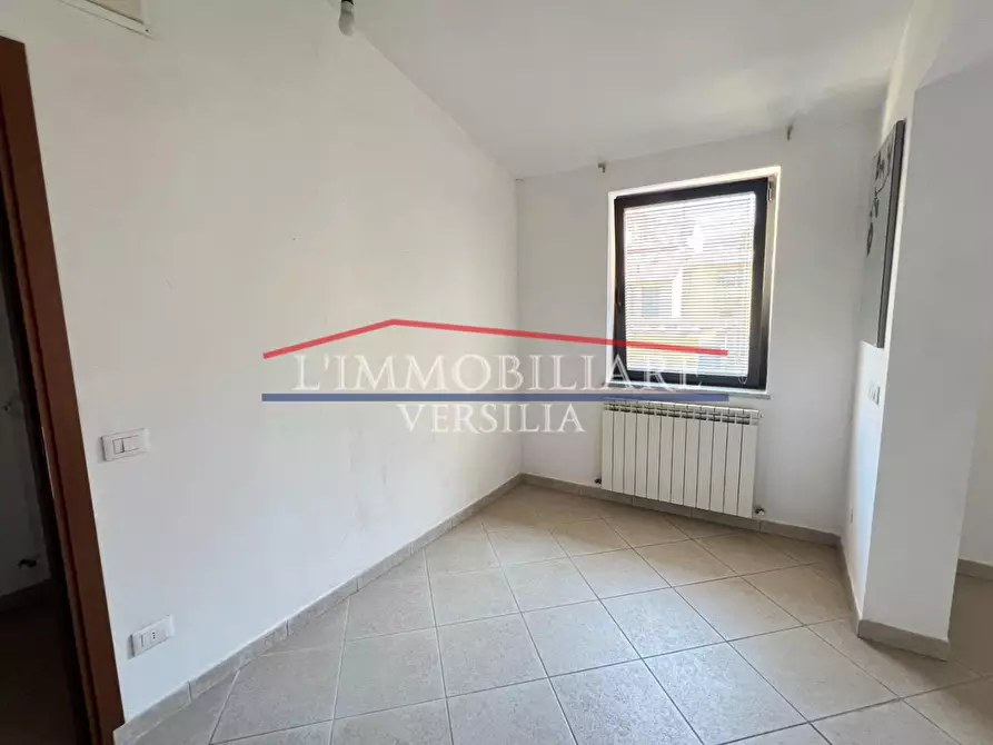 Immagine 15 di Appartamento in vendita  a Massa