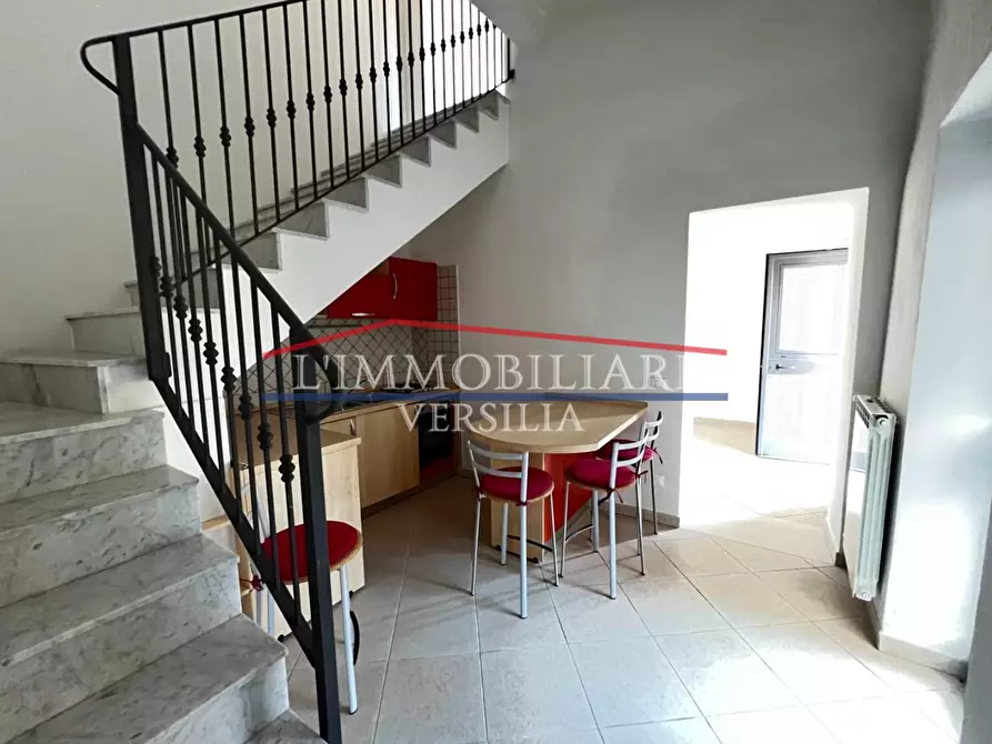 Immagine 3 di Appartamento in vendita  a Massa