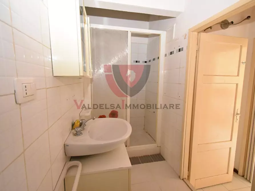 Immagine 13 di Appartamento in vendita  a Colle Di Val D'elsa