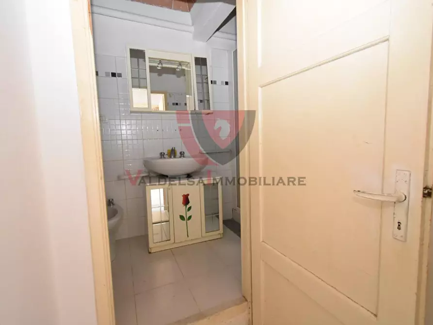 Immagine 15 di Appartamento in vendita  a Colle Di Val D'elsa
