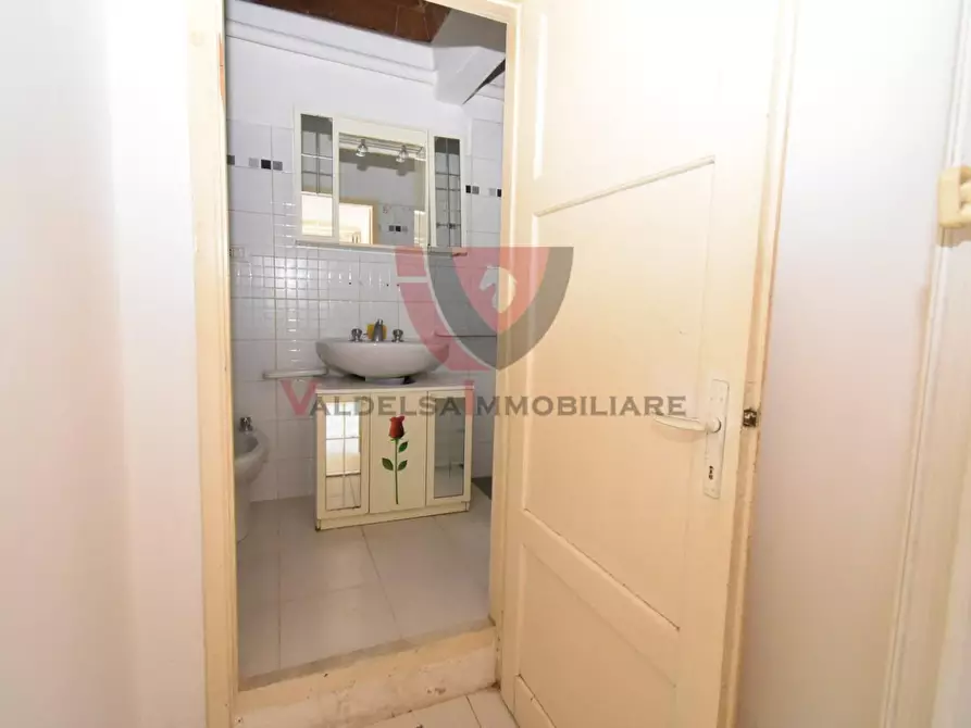 Immagine 16 di Appartamento in vendita  a Colle Di Val D'elsa